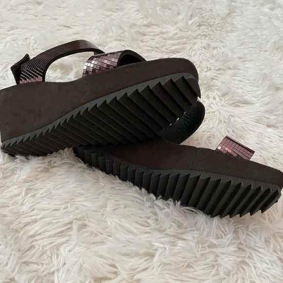 Gorgeous Pedro Garcia shiny platform sandals - Picture 9 of 10